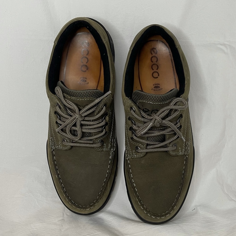 Ecco track shoes